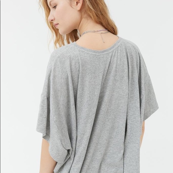 Out From Under Tee Urban Outfitters - Picture 3 of 3